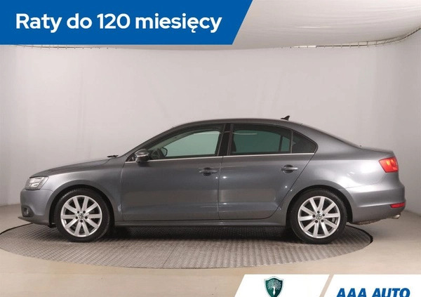 Volkswagen Jetta cena 40000 przebieg: 121094, rok produkcji 2013 z Działoszyn małe 326